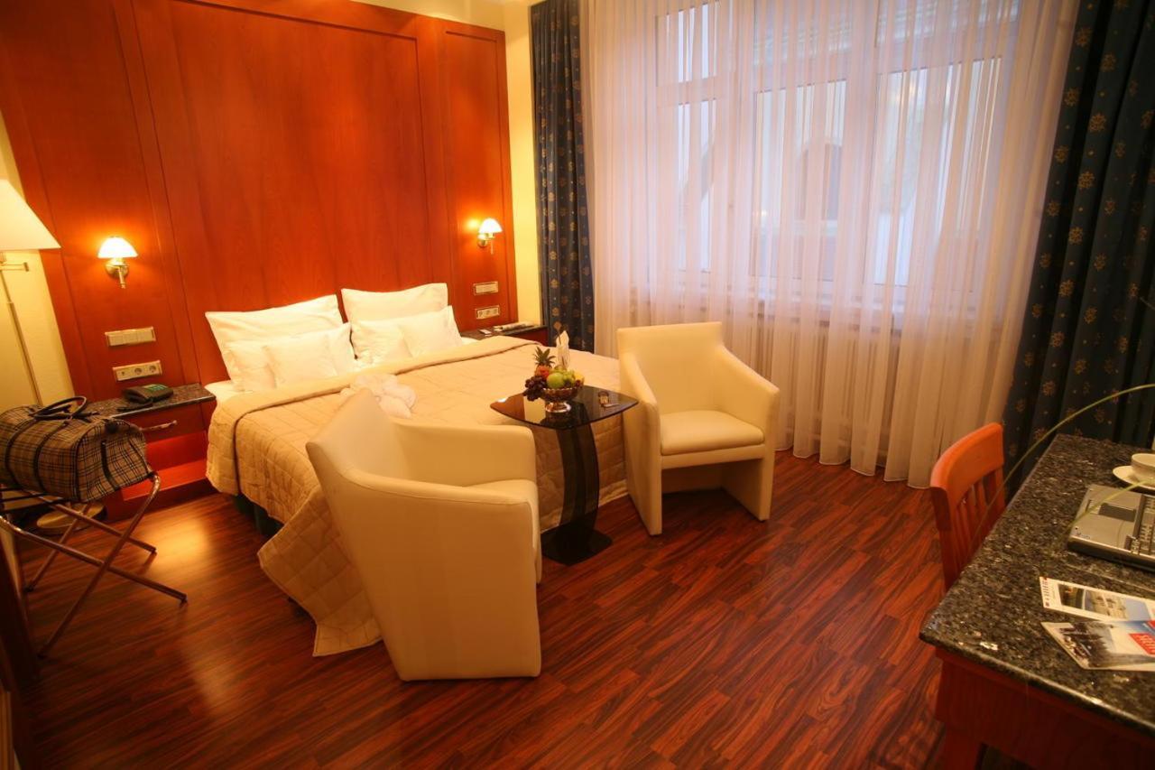 Corvinus - Newly Renovated Hotel Viena